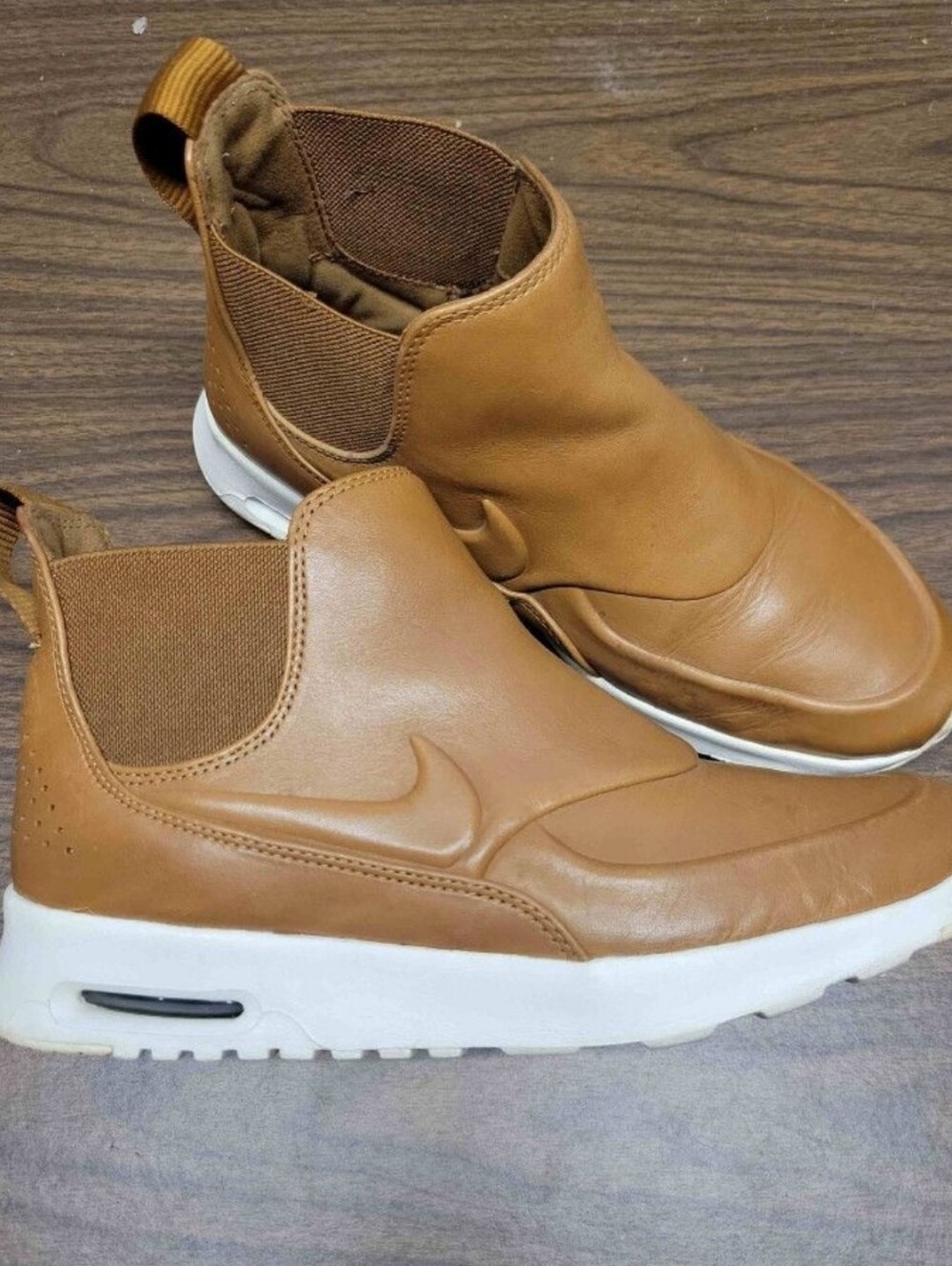 Nike Air Max Thea Mid Sneaker Boot